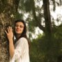 Los beneficios emocionales y espirituales de abrazar un árbol